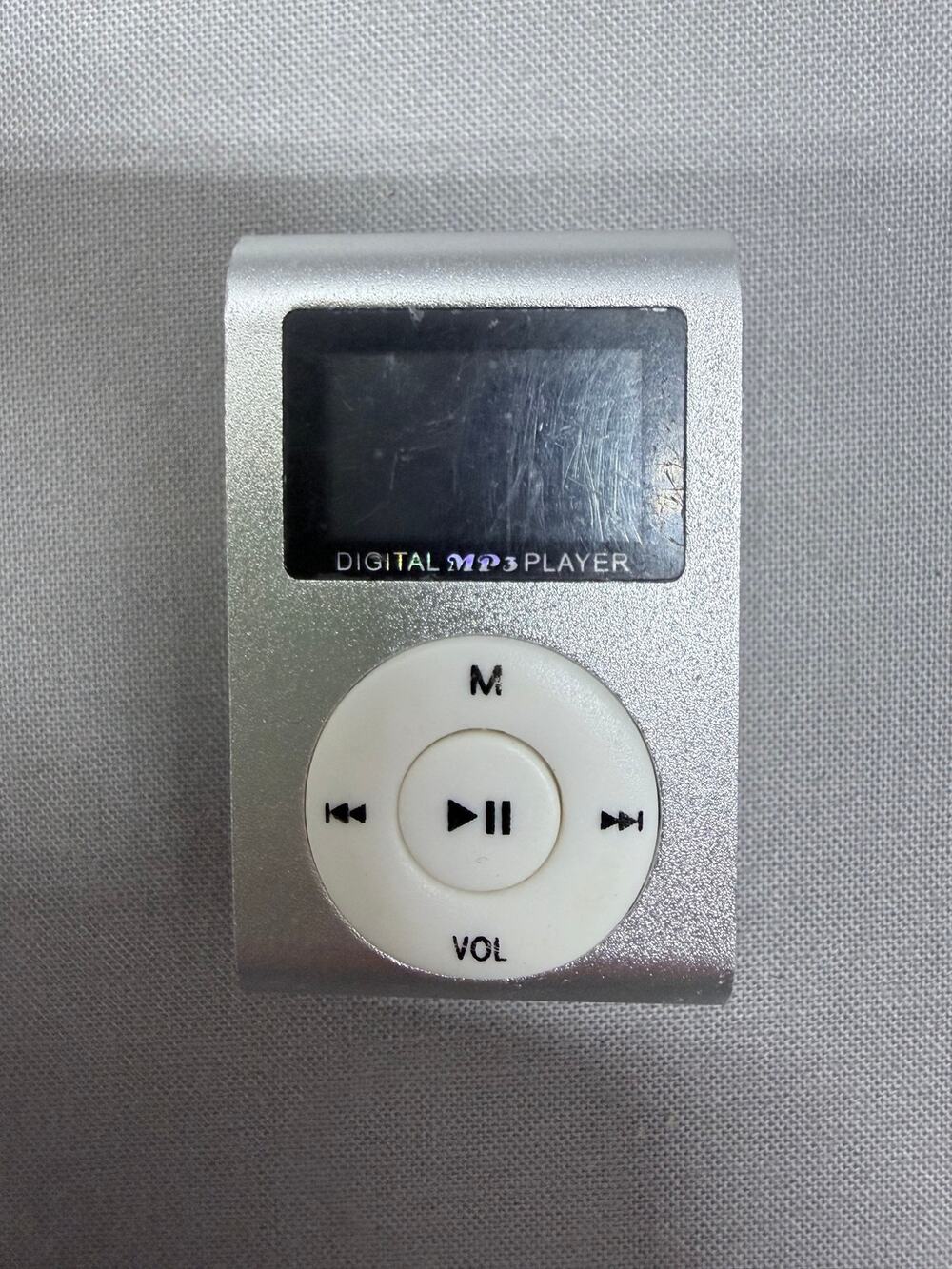 Portable Silver Digital MP3 Player Clip-On Micro SD Slot - Untested / As-Is